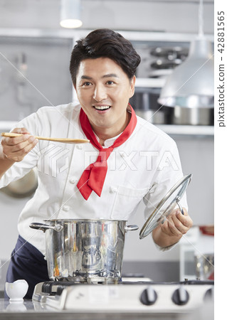 廚師,男人,韓國人 廚師,男人,韓國人 42881565