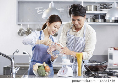 Kitchen, Couple, Korean Kitchen, Couple, Korean 42881716
