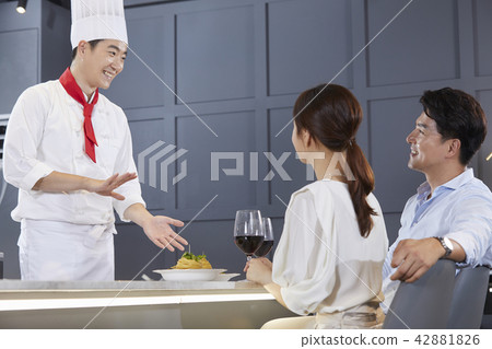 Restaurant, couple, chef, Korean Restaurant, couple, chef, Korean 42881826