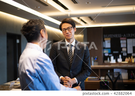Businessman hotel business trip business scene image 42882064