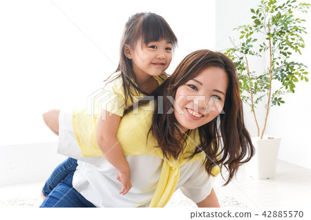 Mother and child Mother and child 42885570