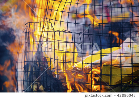 中國宗教，燒紙，中國宗教，燒鈔票，中國宗教 42886045