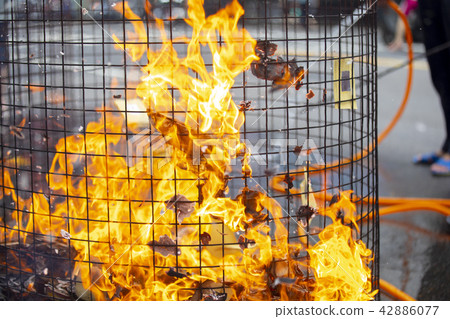 中國宗教，燒紙，中國宗教，燒鈔票，中國宗教 42886077