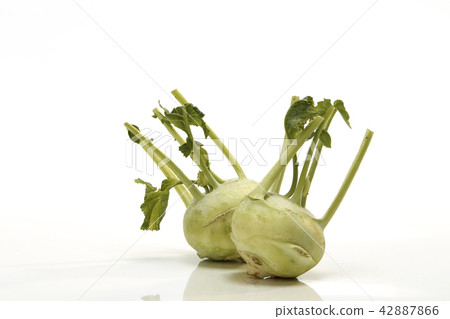 Kohlrabi against white background Kohlrabi against white background 42887866
