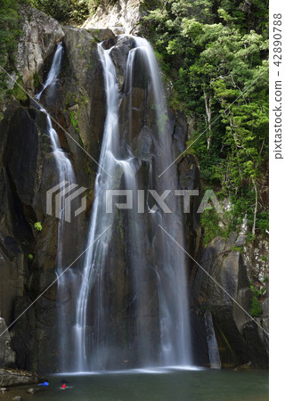 Snowfall Falls (Noriwa Town, Minami Mulu County, Mie Prefecture) 42890788