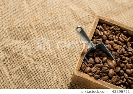 Coffee beans  42896731