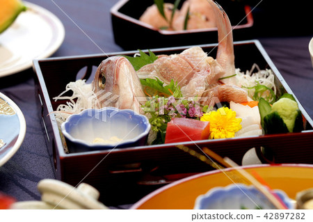 日本料理生魚片 日本料理生魚片 42897282