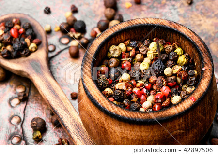Spice-pepper peas or peppercorn Spice-pepper peas or peppercorn 42897506