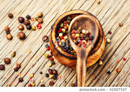 Spice-pepper peas or peppercorn 42897507