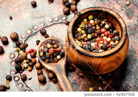 Spice-pepper peas or peppercorn 42897508