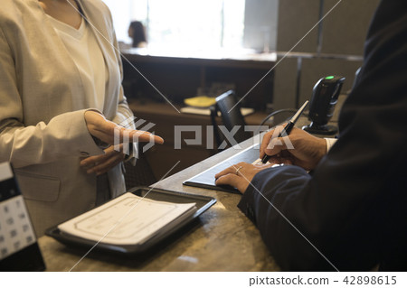 Receptionist 42898615