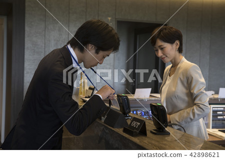 Receptionist 42898621