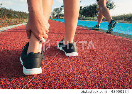 Close up portrait of sporty woman Close up portrait of sporty woman 42900184