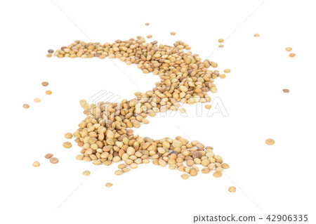 Raw green lentil seeds isolated on white 42906335