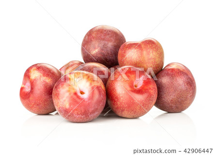 Fresh pluot interspecific plums isolated on white 42906447
