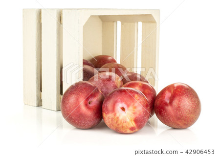Fresh pluot interspecific plums isolated on white 42906453