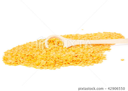 Raw red lentils isolated on white 42906550