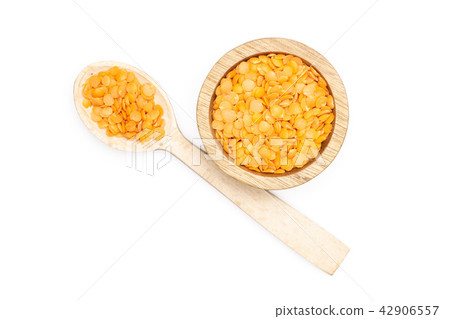 Raw red lentils isolated on white 42906557