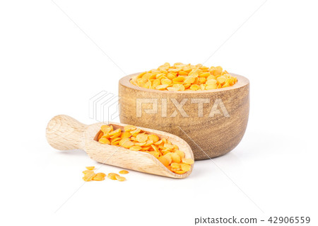 Raw red lentils isolated on white 42906559