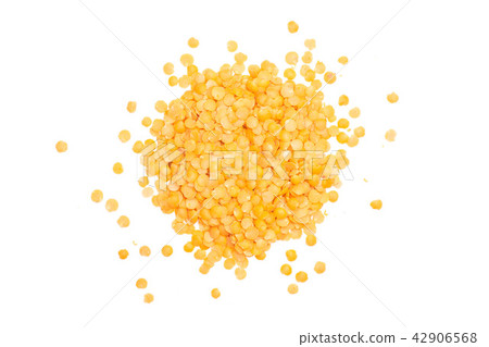 Raw red lentils isolated on white 42906568