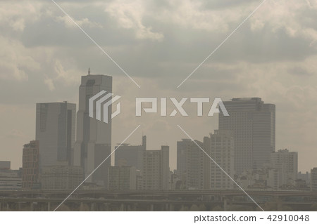 Landscape of City in the fine dust. fine dusts covering up the air. 075 Landscape of City in the fine dust. fine dusts covering up the air. 075 42910048