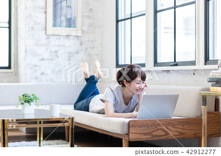 A young lady (personal computer) A young lady (personal computer) 42912277