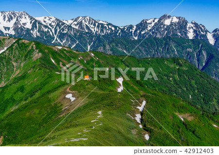 Tateyama mountain range from the Northern Alps Otagake Tateyama mountain range from the Northern Alps Otagake 42912403