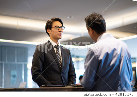 Businessman hotel business trip business scene image 42913173