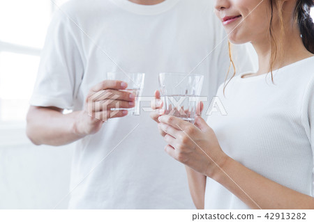 情侶新婚夫婦情侶水美容排毒家庭生活方式 42913282