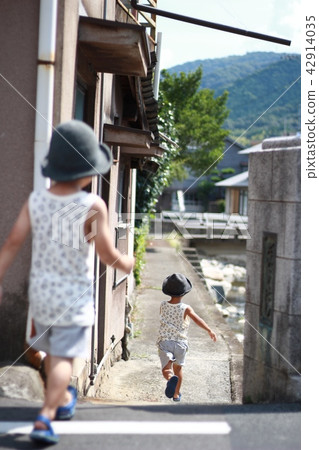 Children playing in the country Children playing in the country 42914035
