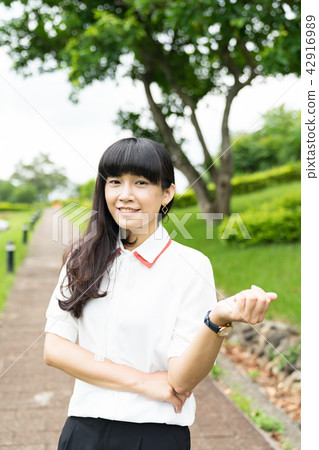 亞洲台灣桃園大溪花海花田人像愛心戀愛感情美女神花卉植物大自然陽光空氣水微笑俏皮氣質浪漫美女肖像人像 亞洲台灣桃園大溪花海花田人像愛心戀愛感情美女神花卉植物大自然陽光空氣水微笑俏皮氣質浪漫美女肖像人像 42916989