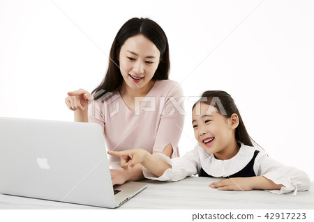 Mom, Daughter, Family 42917223