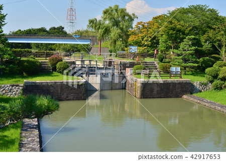 Shipbuilding gate 42917653