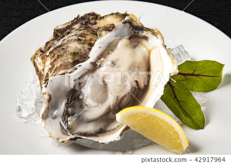 Delicious oyster dish 42917964