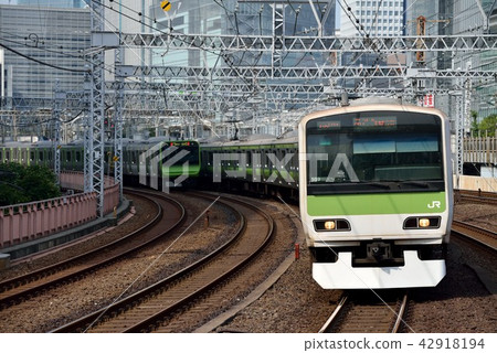 E231-500 500山手線貫穿市中心 42918194