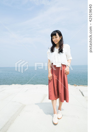 亞洲台灣新竹南寮漁港魚鱗天梯消波塊美女女人女子人像肖像 42919640