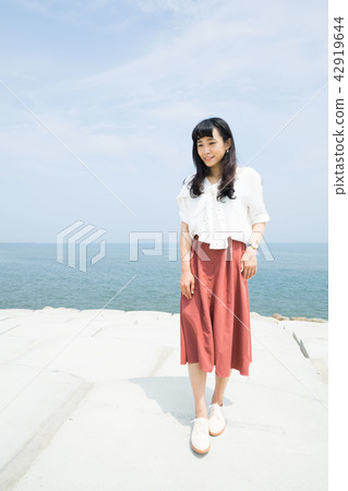 亞洲台灣新竹南寮漁港魚鱗天梯消波塊美女女人女子人像肖像 42919644