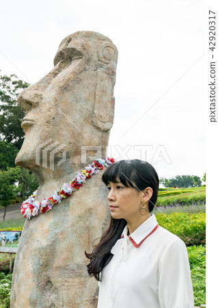 亞洲台灣桃園大溪花海花田人像愛心戀愛感情美女神花卉植物大自然陽光空氣水微笑俏皮氣質浪漫美女肖像人像 亞洲台灣桃園大溪花海花田人像愛心戀愛感情美女神花卉植物大自然陽光空氣水微笑俏皮氣質浪漫美女肖像人像 42920317