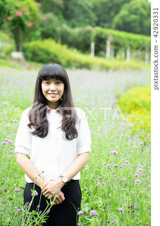 亞洲台灣桃園大溪花海花田人像愛心戀愛感情美女神花卉植物大自然陽光空氣水微笑俏皮氣質浪漫美女肖像人像 亞洲台灣桃園大溪花海花田人像愛心戀愛感情美女神花卉植物大自然陽光空氣水微笑俏皮氣質浪漫美女肖像人像 42920331