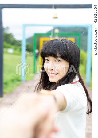 亞洲台灣桃園大溪花海花田人像愛心戀愛感情美女神花卉植物大自然陽光空氣水微笑俏皮氣質浪漫美女肖像人像 亞洲台灣桃園大溪花海花田人像愛心戀愛感情美女神花卉植物大自然陽光空氣水微笑俏皮氣質浪漫美女肖像人像 42920354