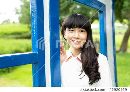 亞洲台灣桃園大溪花海花田人像愛心戀愛感情美女神花卉植物大自然陽光空氣水微笑俏皮氣質浪漫美女肖像人像 亞洲台灣桃園大溪花海花田人像愛心戀愛感情美女神花卉植物大自然陽光空氣水微笑俏皮氣質浪漫美女肖像人像 42920359