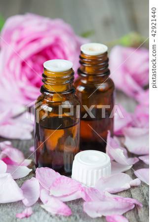 Rose essential oil 42921440