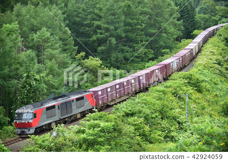 室蘭干線洞爺 -  Usu JR Freight DF 200  -  104（五棱郭） 42924059