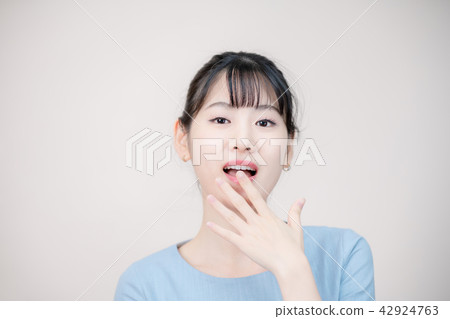 vixen, midinette, Woman 42924763