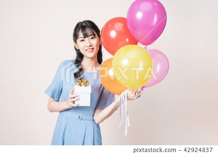 vixen, midinette, Woman 42924837