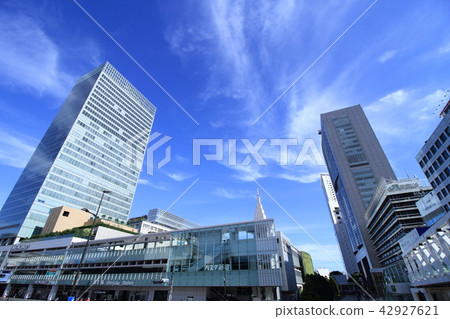 Shinjuku Station South Exit Busta Shinjuku 42927621