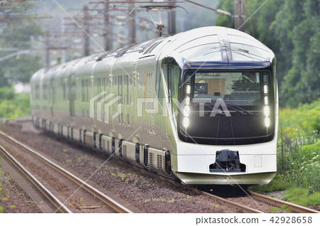 室蘭本線Toraiyahama JR東E001系列（大垣）“TRAIN SUITE Shikisaijima” 42928658