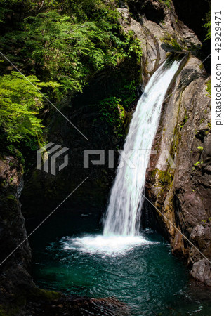 Cauldron waterfall Cauldron waterfall 42929471