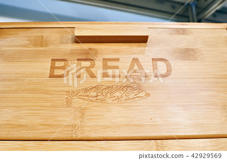 Wooden box breadbasket 42929569