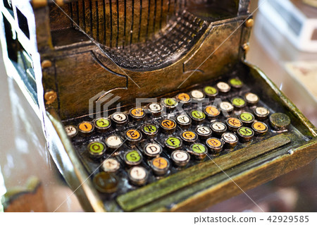 Model of typewriter 42929585